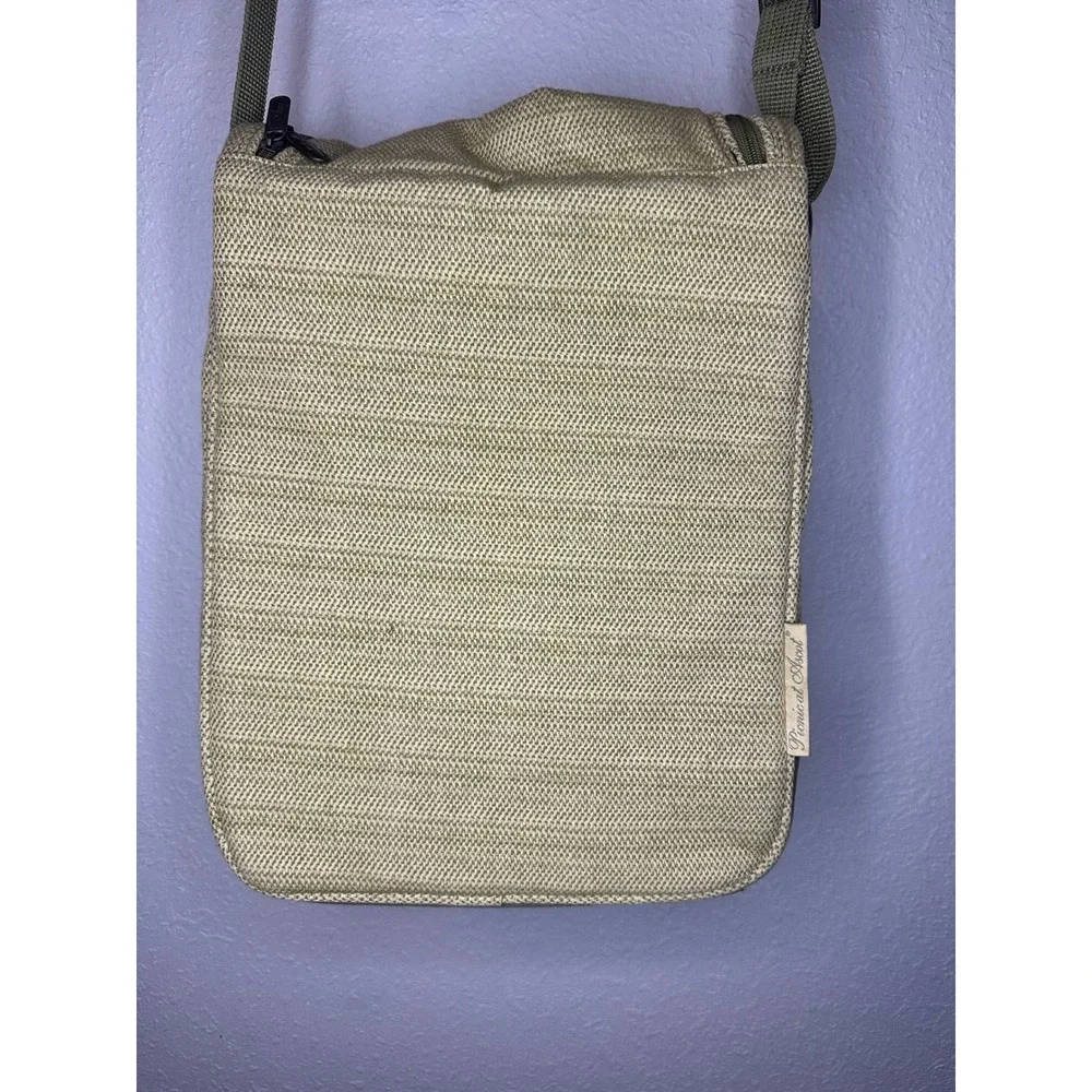 Picnic at‎ Ascot Woven Crossbody Bag with Wooden Cutting Board